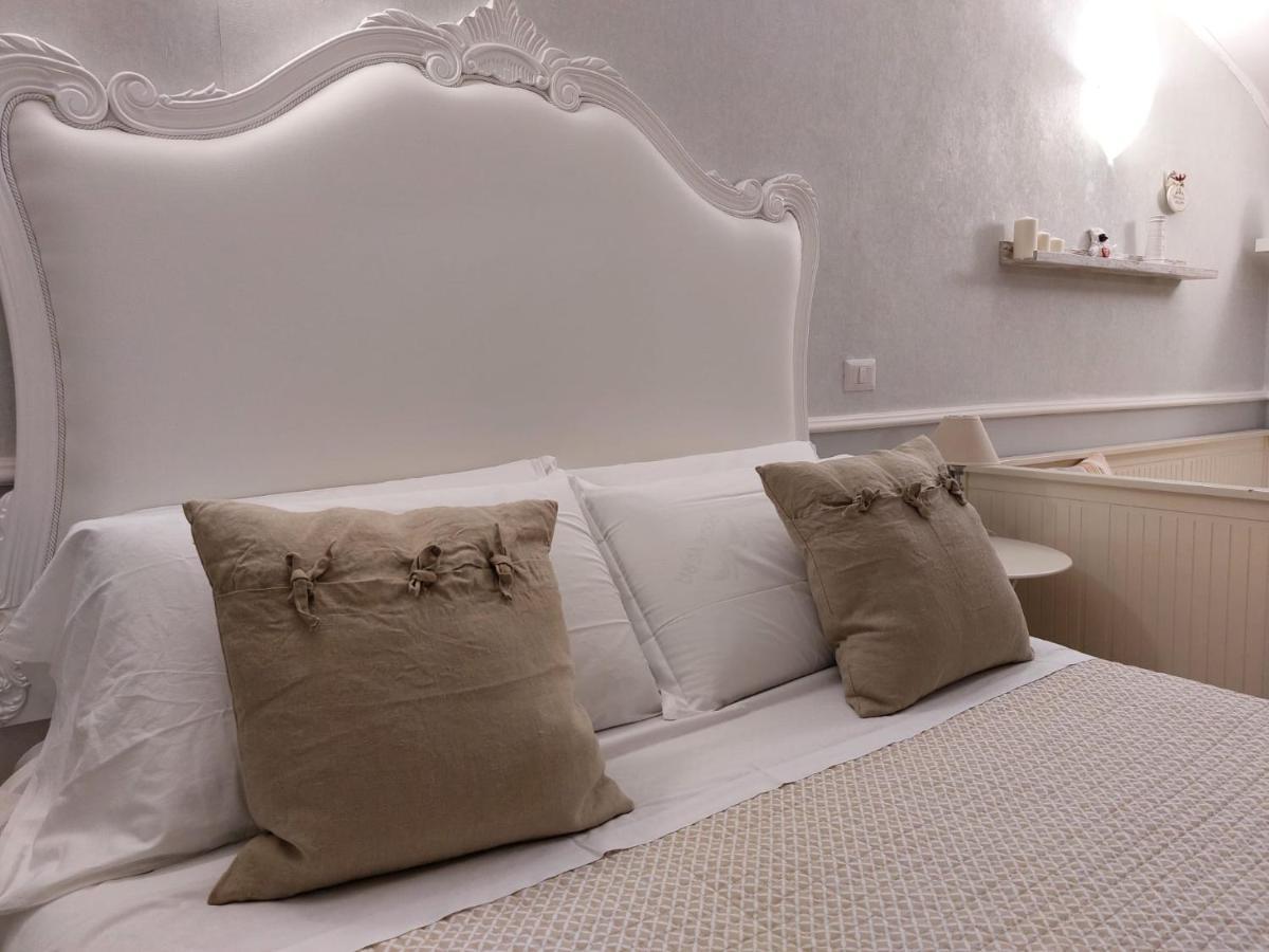 Casa Ninetta - Spaccanapoli - Il Tipico Pianterreno Della Napoli Antica! Ngoại thất bức ảnh